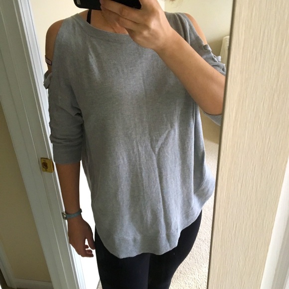2/$16🚀 Express sweater - Picture 1 of 6